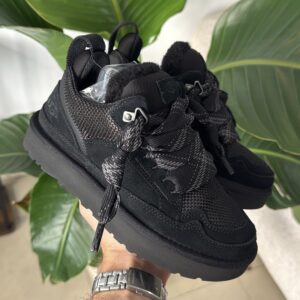 UGG Lowmel Black
