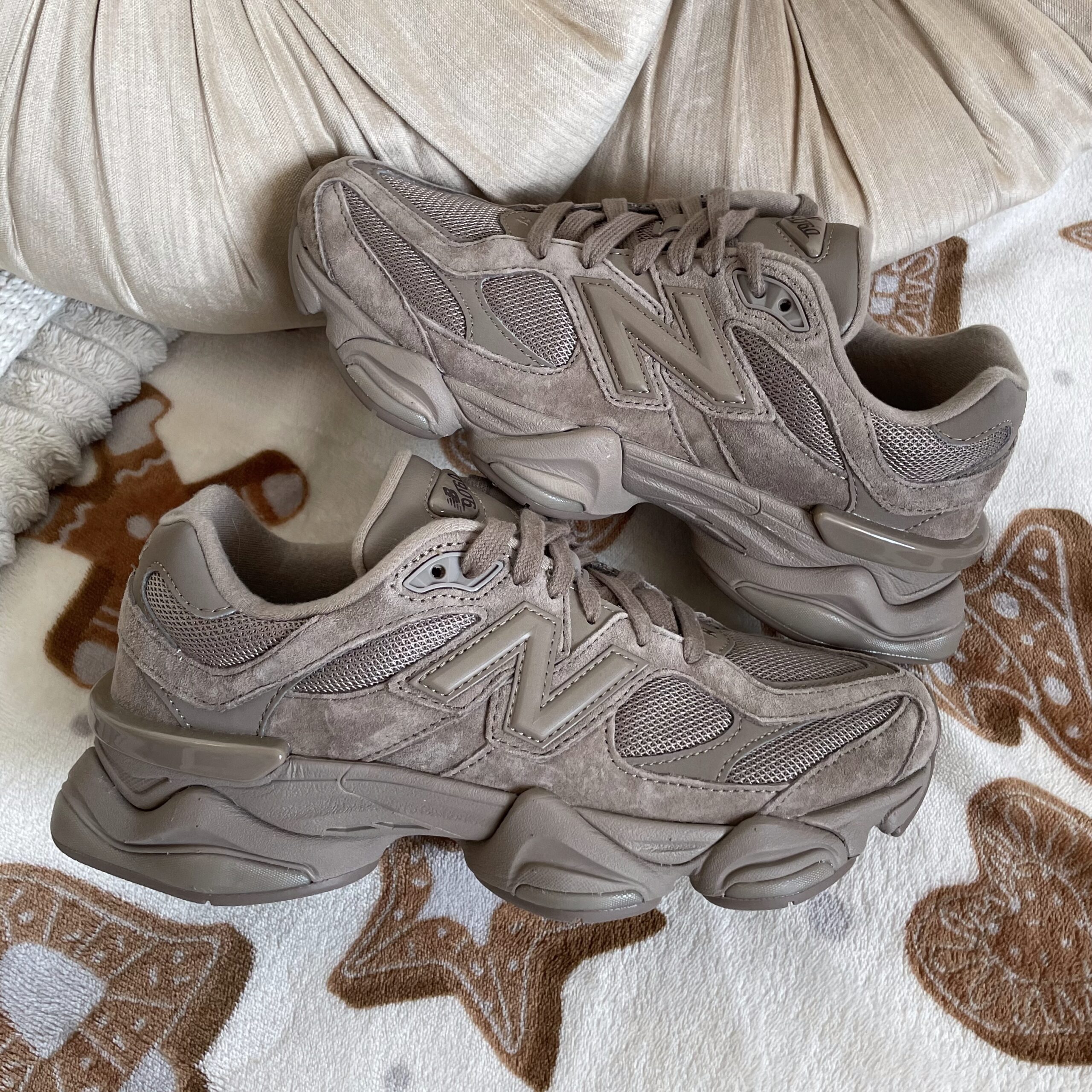 New Balance 9060 Chestnut