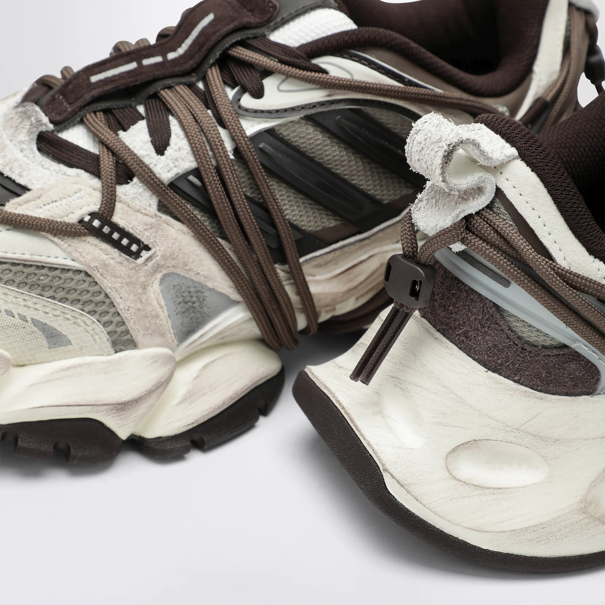 Adidas XLG Runner Deluxe 2.0 Off White Aurora Coffee